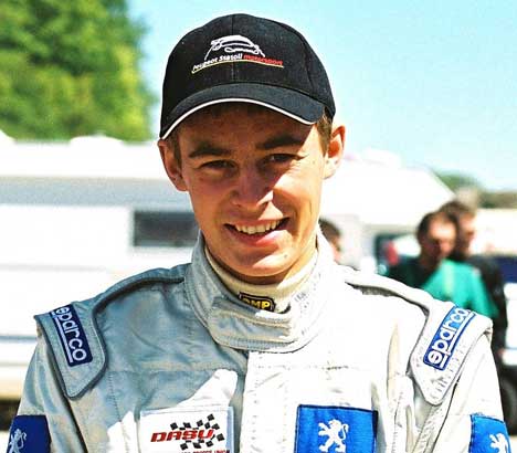 Morten Jespersen er en snusfornuftig nordjysk teenager, som tager mod de nye udfordringer udi rally cross med begge ben på jorden.
